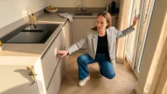 Zie je ineens een hagedis in huis? Dit kan het betekenen volgens Feng Shui (en wat je praktisch kunt doen)